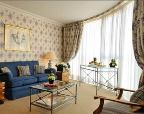 Living Room Junior Suites Hotel de Vigny Paris